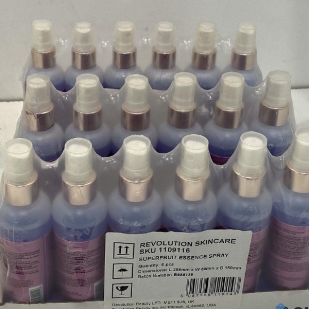 2 ~ 100ml bottles Revolution Skincare Superfruit Extract/Essence Facial Spray - Picture 2 of 4